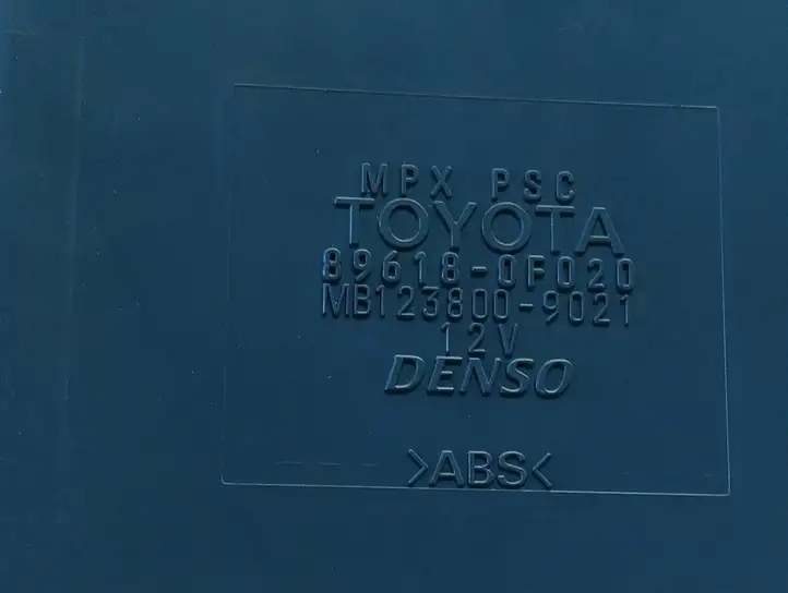 Toyota Corolla Verso AR10 (2004 - 2009) 896180F020 Блок управления зажиганием — фото 2
