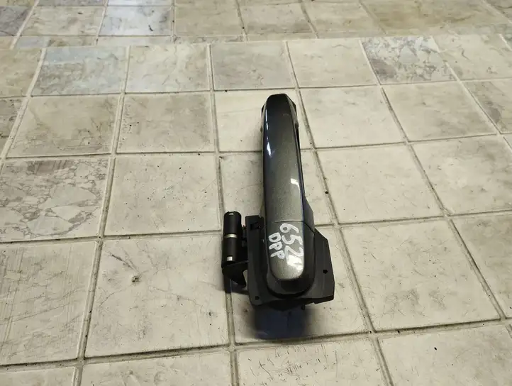 Toyota Corolla Verso AR10 (2004 - 2009) 242302 Наружная ручка двери — фото 3