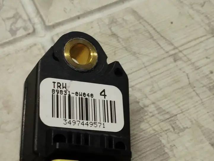 Toyota Corolla Verso AR10 (2004 - 2009) 898310W040 Датчик удара SRS — фото 2