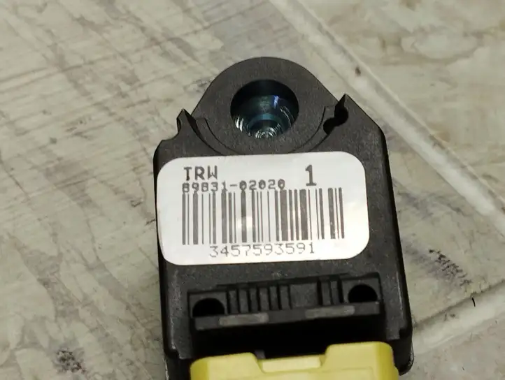 Toyota Corolla Verso AR10 (2004 - 2009) 8983102020 Датчик удара SRS — фото 2