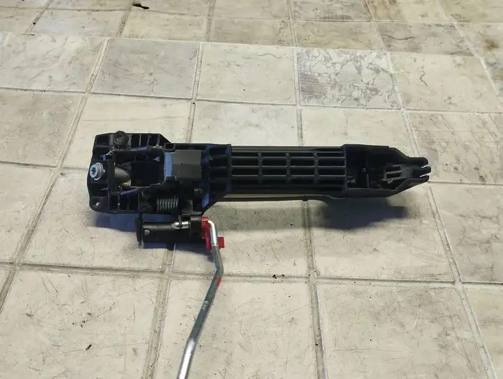 Toyota Corolla Verso AR10 (2004 - 2009) 242302 Наружная ручка двери — фото 5