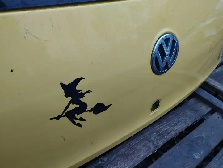 Volkswagen Fox (2009 - 2011) Крышка багажника — фото 2