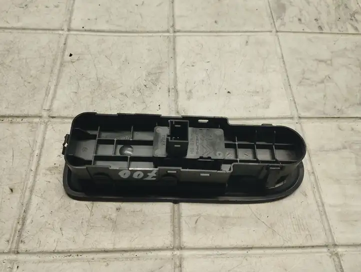 Citroen C5 (2008 - 2017) 96661102XT Кнопка стеклоподъемников — фото 6