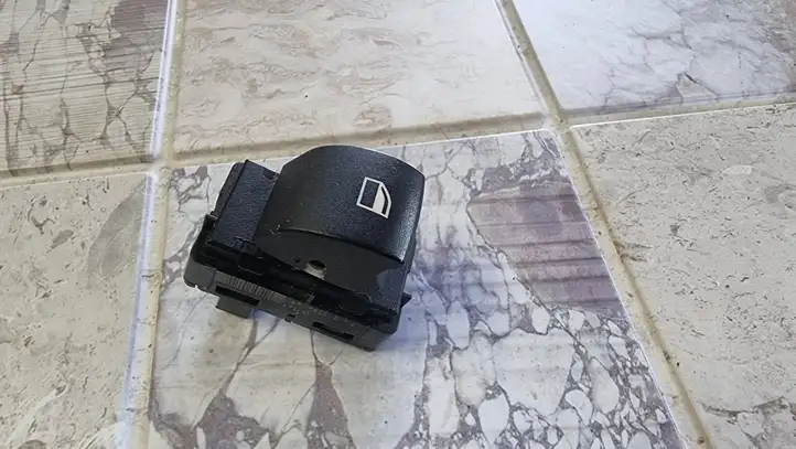 Volvo S60 (2000 - 2004) 15979800 Кнопка стеклоподъемников — фото 1