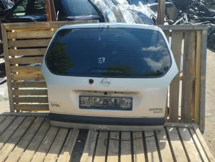 Opel Zafira A (1999 - 2003) Крышка багажника — фото 1