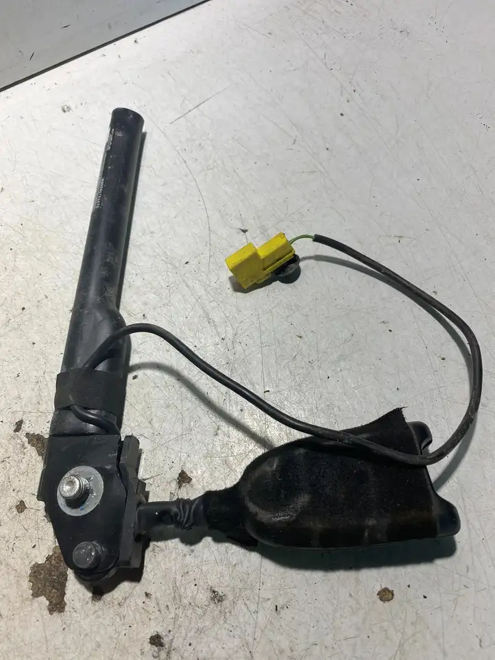 Opel Astra J (2009 - 2012) Замок переднего ремня — фото 2