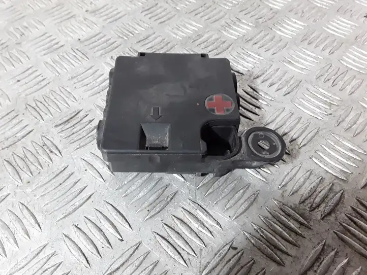 Audi A4 Allroad B8 (2009 - 2011) 8K0937517A Плюсовой провод аккумулятора — фото 1