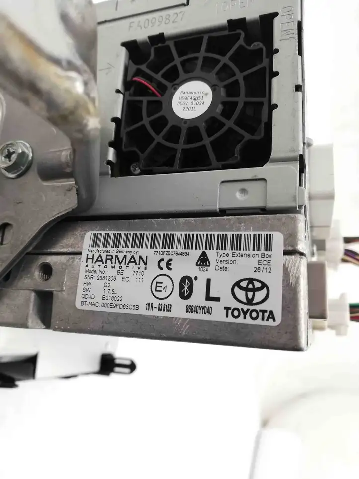 Toyota Prius+ (ZVW40) (2011 - 2018) 8614047170 Магнитола / мультимедийная система — фото 6