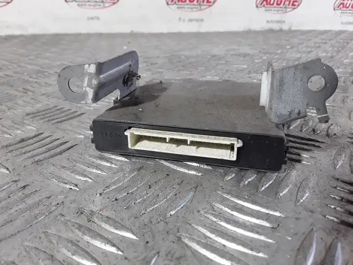 Toyota Prius (XW20) (2003 - 2009) 8967047010 Блок управления электропитанием — фото 4