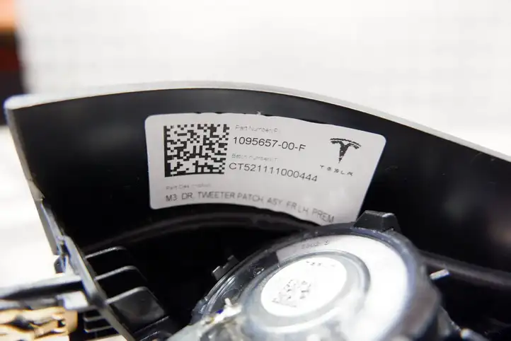 Tesla Model 3 (2017 - 2023) 107974100A Динамики передних дверей — фото 3