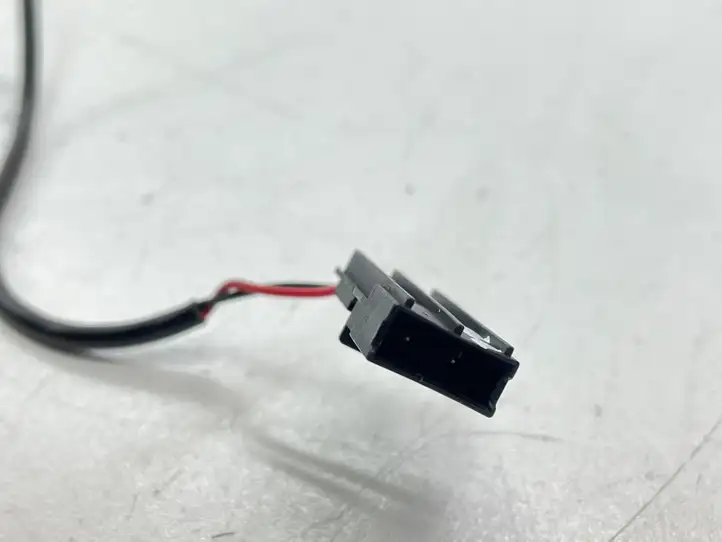 BMW 5 E60 E61 (2004 - 2010) 561272102K Замок переднего ремня — фото 2