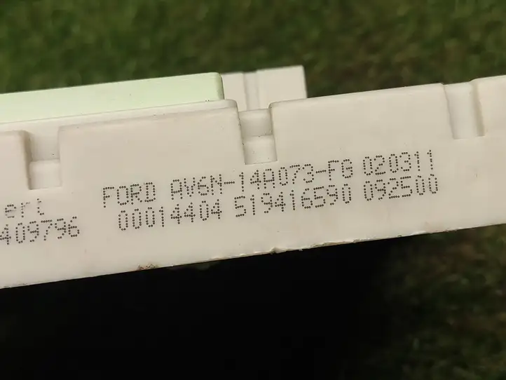 Ford C-MAX II (2010 - 2015) AV6N14A073FG Блок управления электропитанием — фото 4