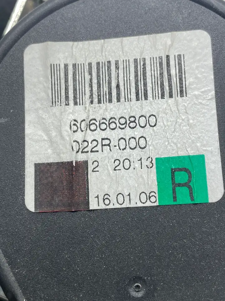 Audi Q7 4L (2005 - 2009) 606669800 Задний ремень безопасности — фото 5