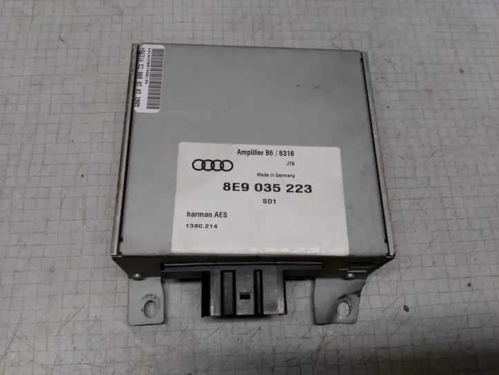 Audi A4 S4 B7 8E 8H (2004 - 2009) 8E9035223 Усилитель звука — фото 1