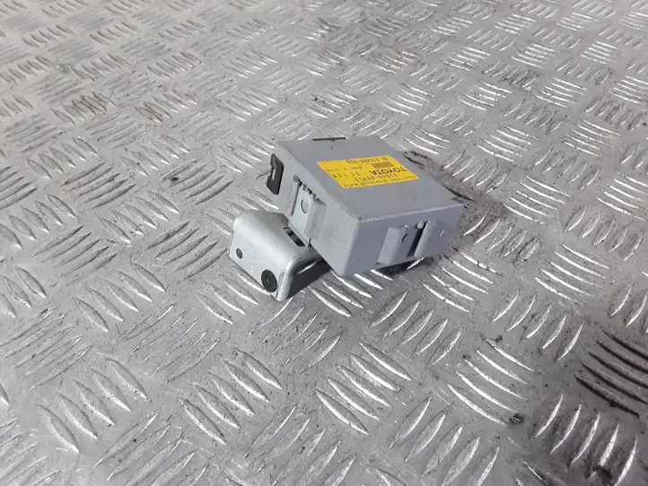 Toyota Prius (XW20) (2003 - 2009) 8594048030 Реле стеклоочистителей — фото 4