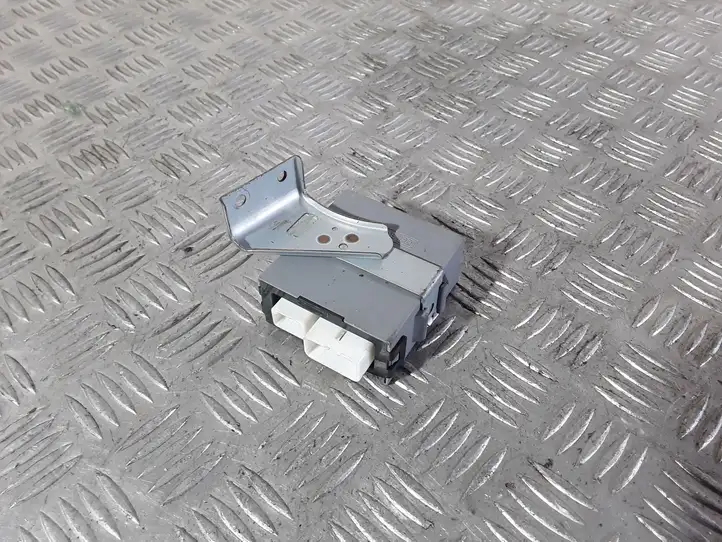 Toyota Prius (XW20) (2003 - 2009) 8594048030 Реле стеклоочистителей — фото 5