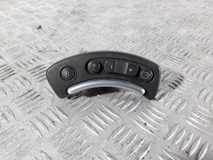 Land Rover Range Rover L322 (2009 - 2012) 6921655 Кнопки на рулевом колесе — фото 1