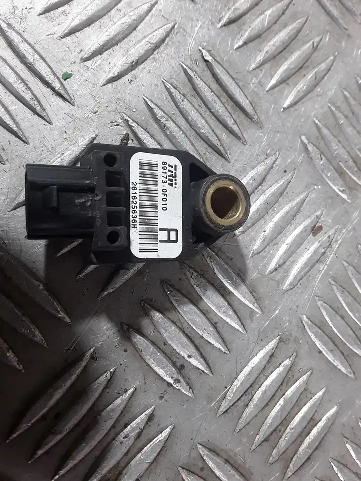 Toyota Corolla Verso E121 (2004 - 2007) 891730F010 Датчик удара SRS — фото 5