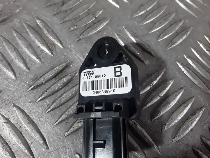 Toyota Corolla Verso E121 (2004 - 2007) 8983105010 Датчик удара SRS — фото 2
