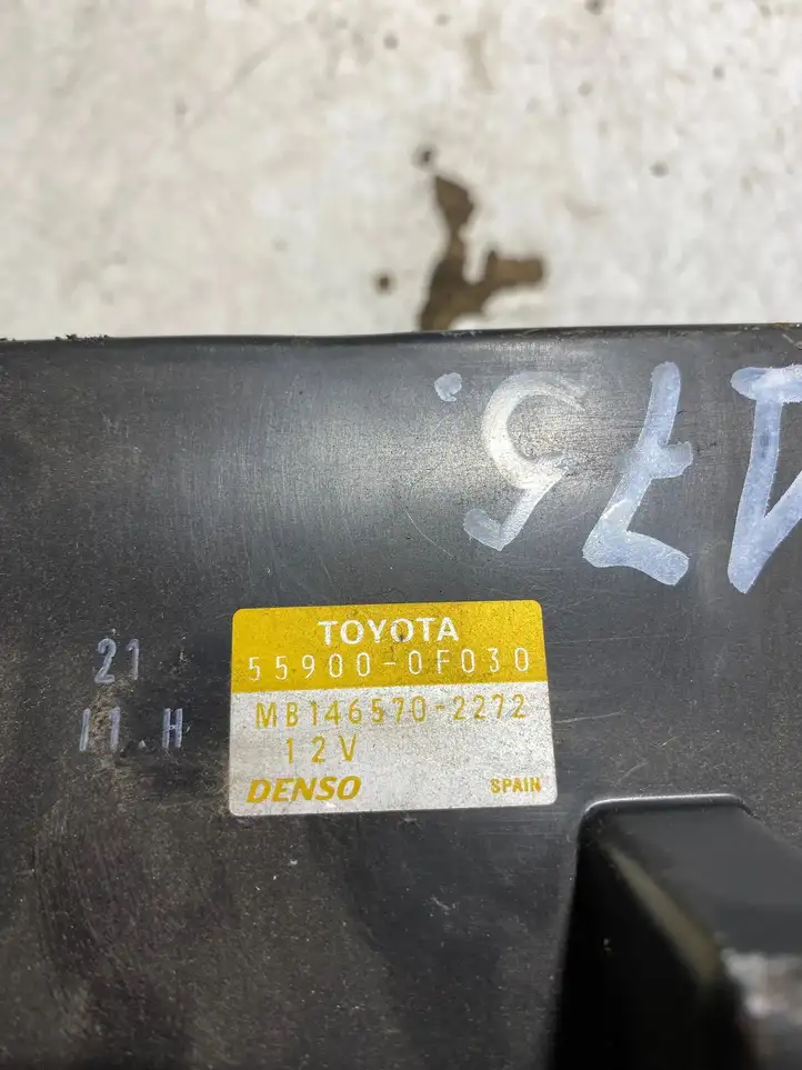 Toyota Corolla Verso AR10 (2004 - 2009) 559000F030 Блок управления климат-контролем — фото 4