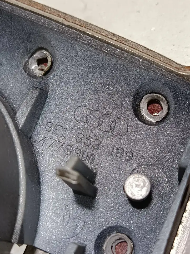 Audi A4 S4 B6 8E 8H (2000 - 2006) 8E1853189 Прочие детали салона — фото 4