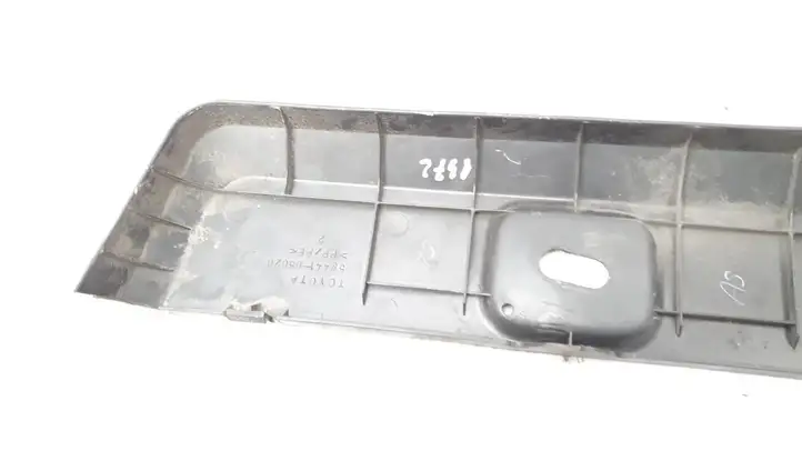 Toyota Avensis T250 (2006 - 2009) 5844105020 Крышка ящика аккумулятора — фото 3