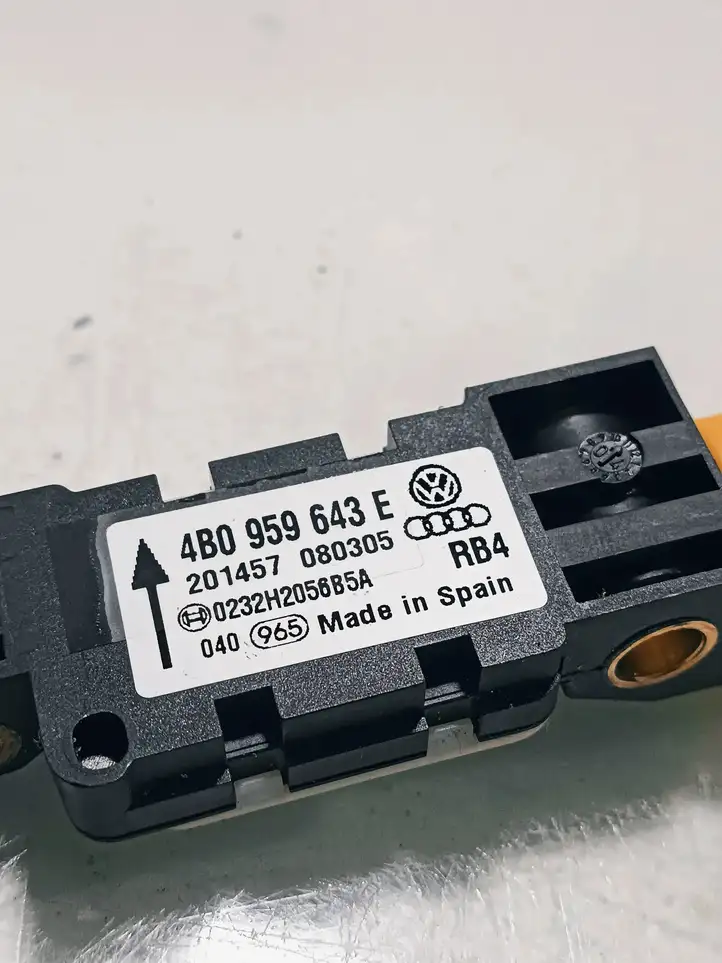 Audi A3/S3 8P (2004 - 2008) 4B0959643E Датчик удара SRS — фото 3