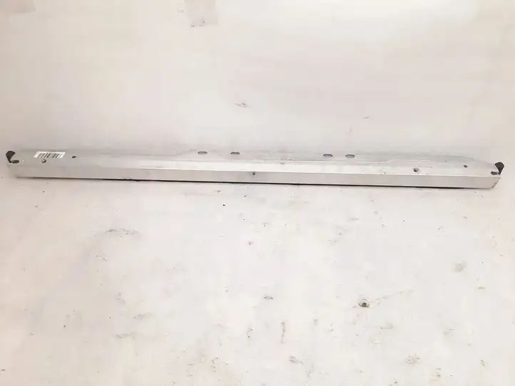 Volvo XC90 (2014 - 2019) Прочие детали моторного отсека — фото 2