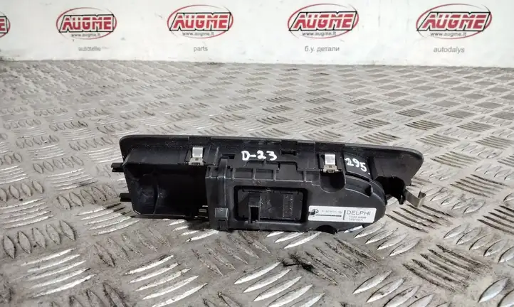 BMW 1 E81 E87 (2004 - 2011) 15939966 Кнопка стеклоподъемников — фото 1