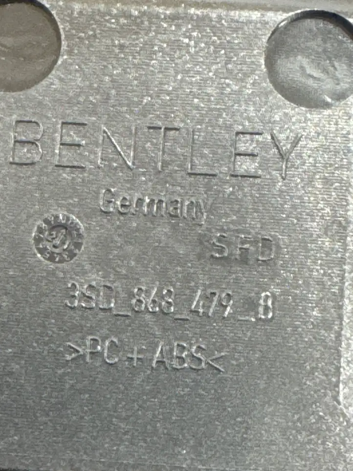 Bentley Continental (2017 - ) 3SD868479B Решетка динамика задней полки — фото 4