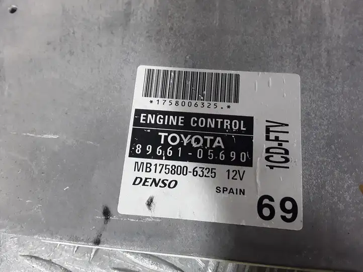 Toyota Avensis T250 (2003 - 2006) 8966105690 Блок управления двигателем (ЭБУ) — фото 3