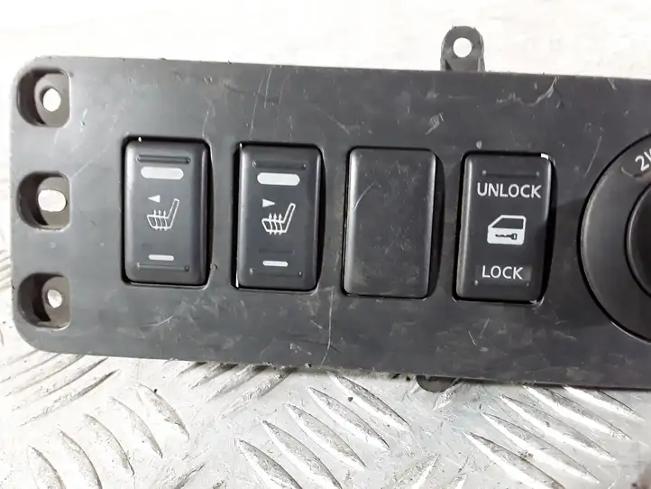 Land Rover Range Rover L322 (2009 - 2012) Другие включатели / ручки/ переключатели — фото 4