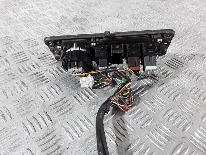 Land Rover Range Rover L322 (2009 - 2012) Другие включатели / ручки/ переключатели — фото 5