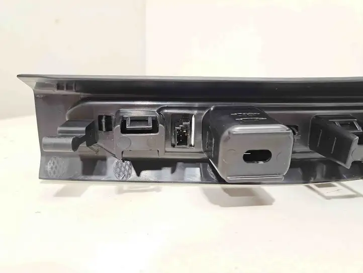 BMW X5 G05 (2018 - ) 7479935 Внутренняя обшивка порога (комплект) — фото 3
