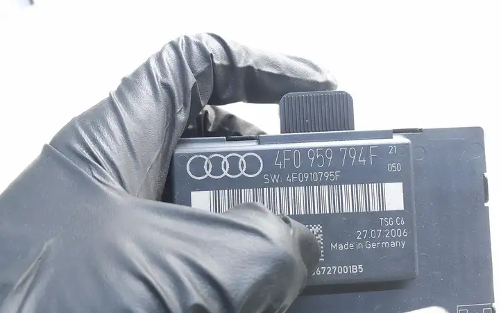 Audi A6 S6 C6 4F (2004 - 2008) 4F0959794F Блок управления дверью — фото 2