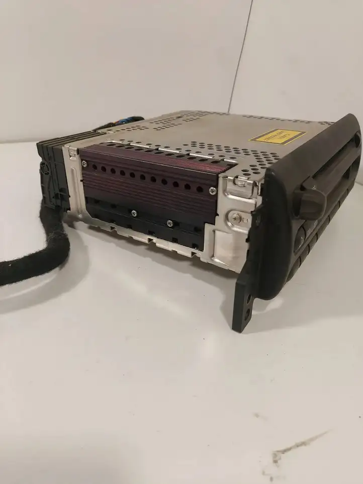 BMW 5 E39 (1996 - 2003)  020201 Радио/ проигрыватель CD/DVD / навигация