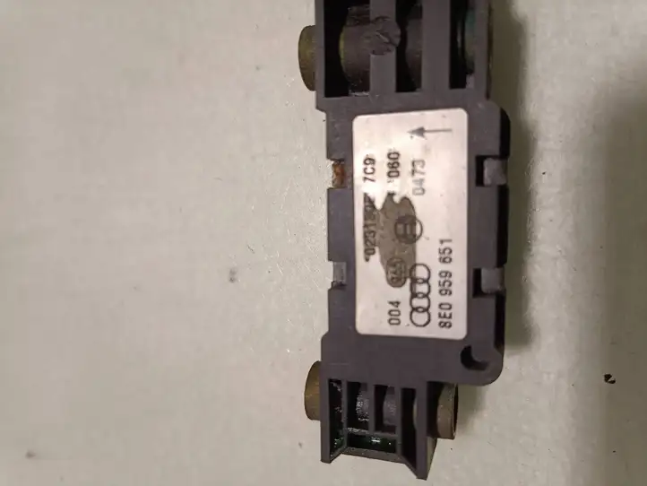 Audi A4 S4 B6 8E 8H (2000 - 2006) 8E0959651 Датчик удара SRS — фото 3