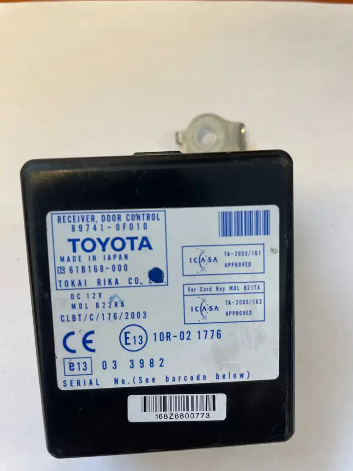 Toyota Corolla E140 E150 (2007 - 2013) 897410F010 Блок управления дверью — фото 2