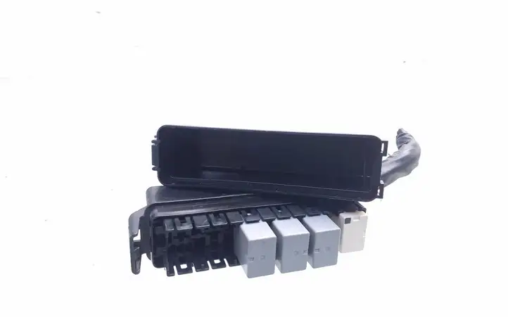 Subaru Impreza IV (2013 - 2016) RB204000B Блок монтирования реле — фото 1