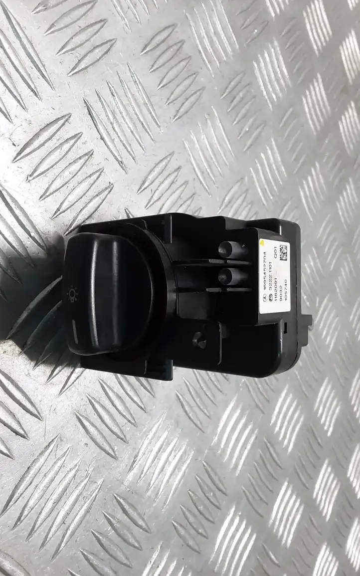 Mercedes-Benz B-class W245 (2005 - 2008) 1695452704 Включатель фонарей — фото 2