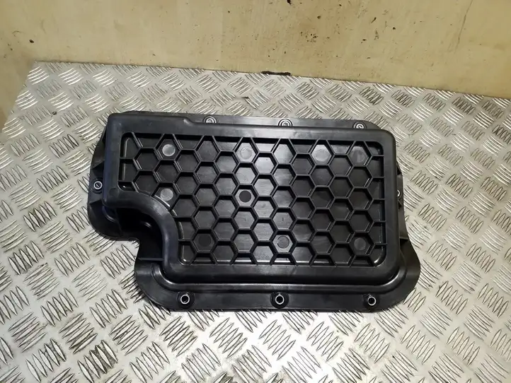 Audi A3/S3 8V (2016 - 2020) 5Q0915435D Крышка ящика аккумулятора — фото 3