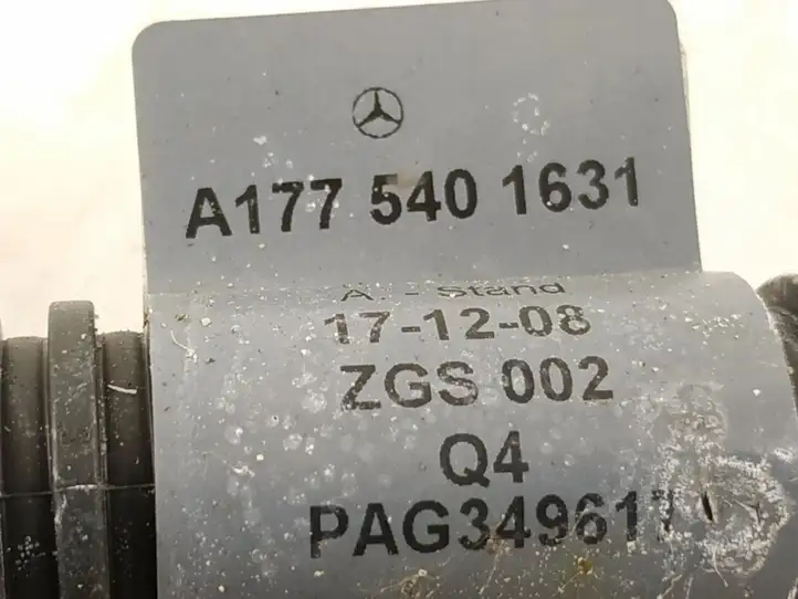 Mercedes-Benz CLA C117,X117,W117 (2013 - 2019) Прочая электропроводка — фото 4
