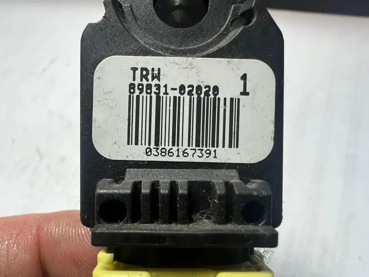 Toyota Corolla Verso AR10 (2004 - 2009) 8983102020 Датчик удара SRS — фото 3