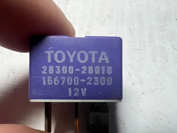 Toyota Corolla Verso AR10 (2004 - 2009) 2830028010 Другое реле — фото 3