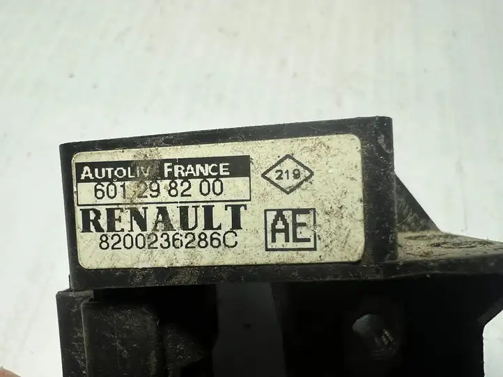 Renault Scenic II - Grand scenic II (2006 - 2009) 8200236286C Датчик удара SRS — фото 3