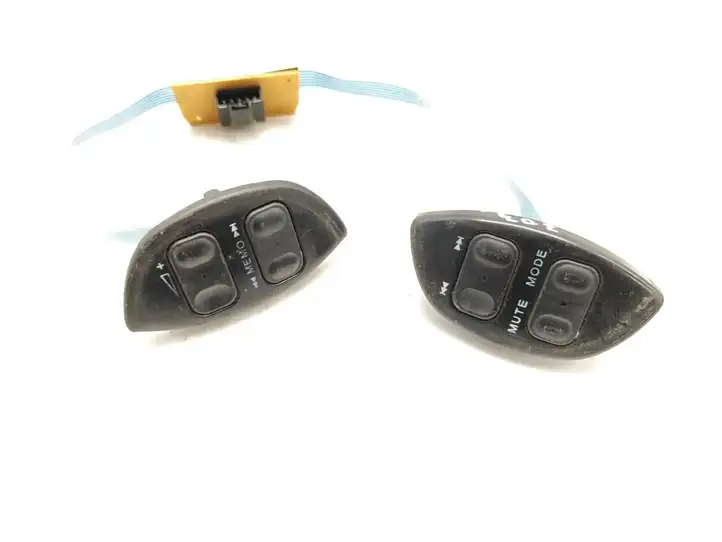 Citroen Xsara Picasso (1999 - 2012) Кнопки на рулевом колесе — фото 1