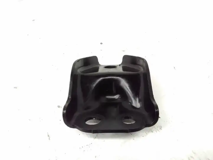 Mitsubishi Outlander (2012 - 2014)   Другая деталь отсека двигателя