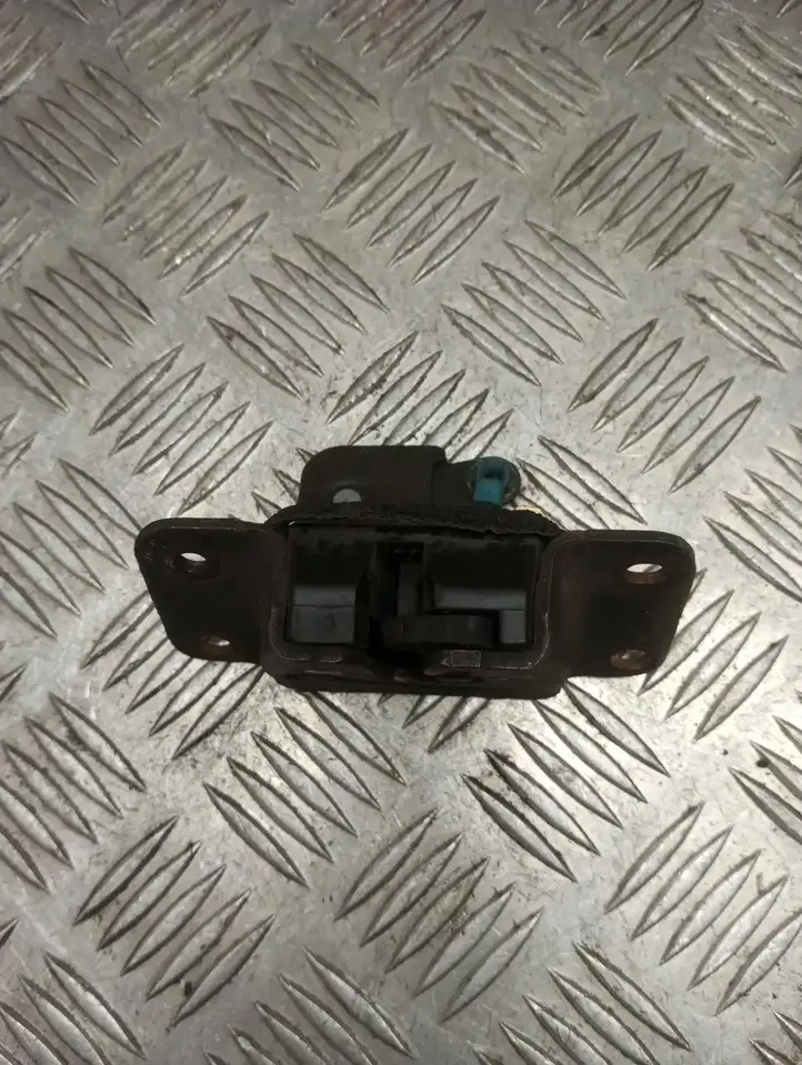 SsangYong Rexton (2001 - 2007) Мотор центрального замка — фото 1