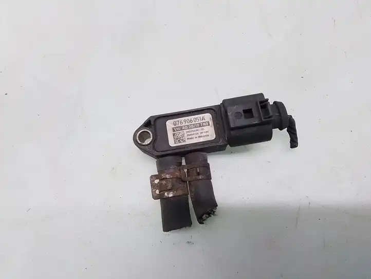 Volkswagen Transporter-Caravelle (2003 - 2009)  076906051A Датчик давления выхлопного газа