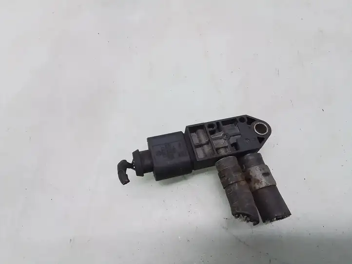 Volkswagen Transporter-Caravelle (2003 - 2009)  076906051A Датчик давления выхлопного газа